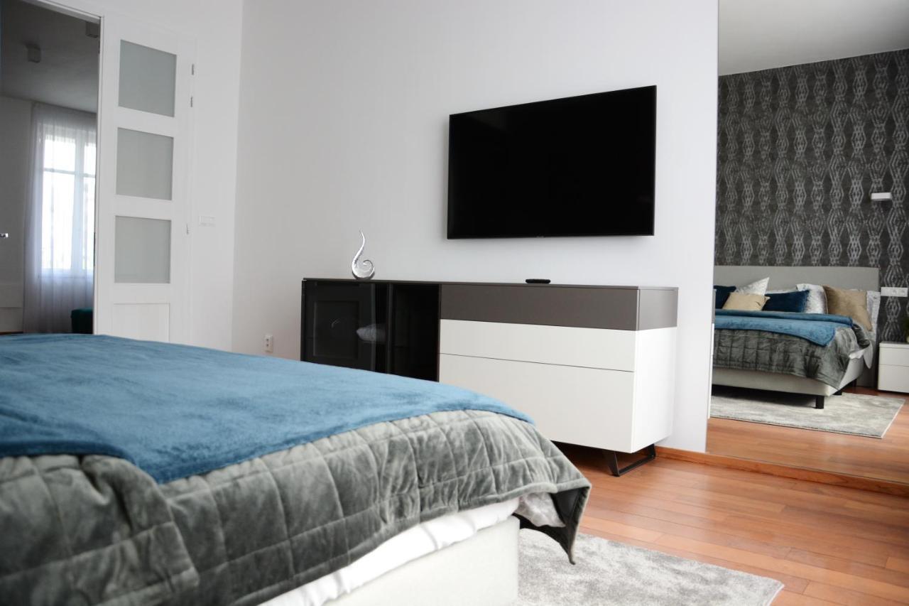 Premium Apartment Near Banska Bystrica Square With Two Big Bedrooms Exterior foto