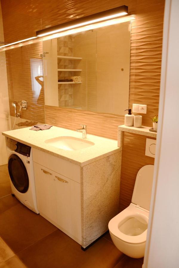 Premium Apartment Near Banska Bystrica Square With Two Big Bedrooms Exterior foto