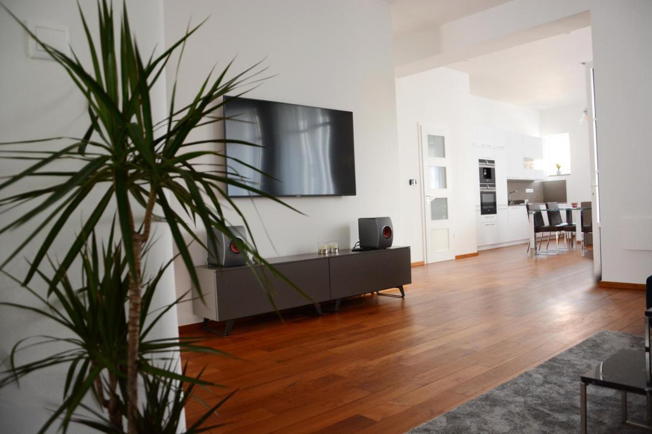 Premium Apartment Near Banska Bystrica Square With Two Big Bedrooms Exterior foto