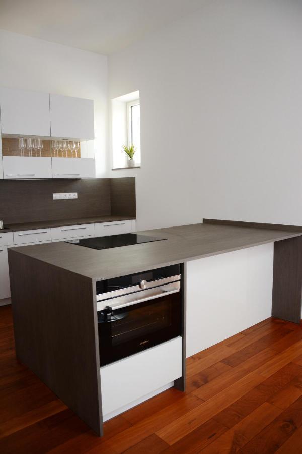 Premium Apartment Near Banska Bystrica Square With Two Big Bedrooms Exterior foto